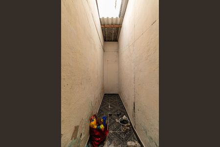 Casa à venda com 340m², 5 quartos e 5 vagasCasa 4 Área de Serviço