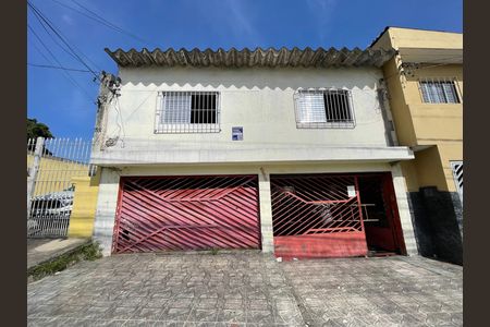 Casa à venda com 340m², 5 quartos e 5 vagasFachada + Placa