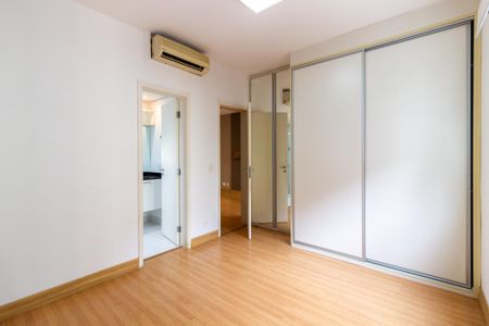Apartamento à venda com 65m², 2 quartos e 2 vagasSuíte
