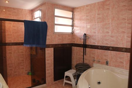 Apartamento para alugar com 178m², 3 quartos e sem vagaBanheiro da Suíte