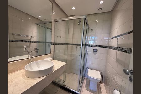 Apartamento para alugar com 81m², 2 quartos e 1 vaga Apartamento para alugar com 81m², 2 quartos e 1 vagaBanheiro do Quarto 2