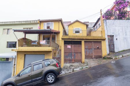 Casa à venda com 231m², 2 quartos e 3 vagasFachada