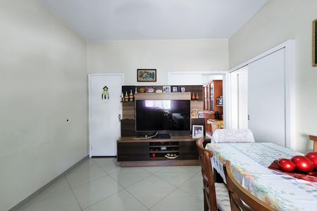 Apartamento à venda com 56m², 2 quartos e 1 vaga Apartamento à venda com 56m², 2 quartos e 1 vagaSala