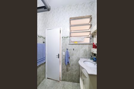 Apartamento à venda com 56m², 2 quartos e 1 vaga Apartamento à venda com 56m², 2 quartos e 1 vagaBanheiro