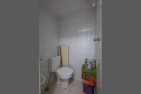 Banheiro de serviço de apartamento para alugar com 3 quartos, 74m² em Jardim Paulista, São Paulo