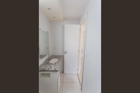 Apartamento à venda com 65m², 2 quartos e 2 vagas Apartamento à venda com 65m², 2 quartos e 2 vagasBanheiro da Suíte