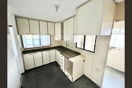Apartamento à venda com 82m², 3 quartos e 2 vagasCozinha