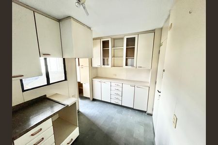 Apartamento à venda com 82m², 3 quartos e 2 vagasCozinha