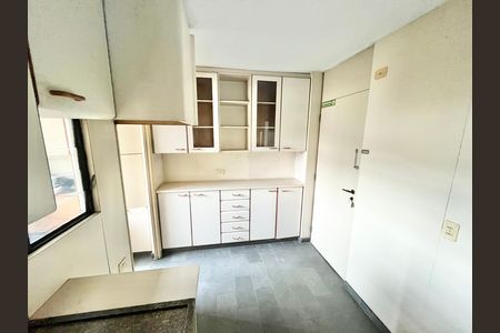 Apartamento à venda com 82m², 3 quartos e 2 vagasCozinha