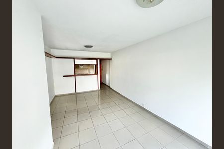 Apartamento à venda com 82m², 3 quartos e 2 vagasSala