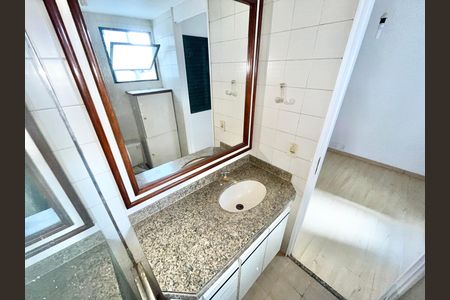 Apartamento à venda com 82m², 3 quartos e 2 vagasBanheiro da Suíte