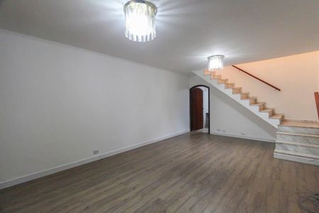 Casa para alugar com 159m², 3 quartos e 2 vagasSala