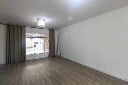 Casa para alugar com 159m², 3 quartos e 2 vagasSala
