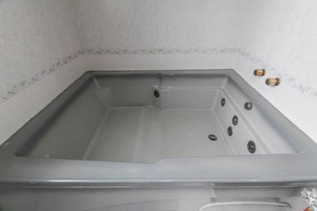 Casa para alugar com 159m², 3 quartos e 2 vagasBanheiro da Suíte