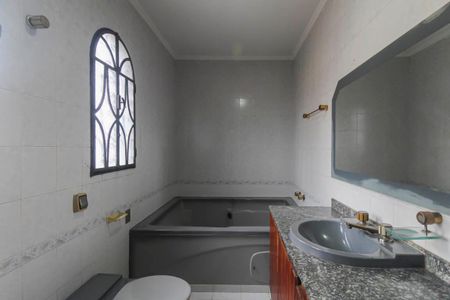 Casa para alugar com 159m², 3 quartos e 2 vagasBanheiro da Suíte