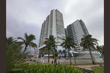 Apartamento para alugar com 117m², 3 quartos e 2 vagas Apartamento para alugar com 117m², 3 quartos e 2 vagasFachada