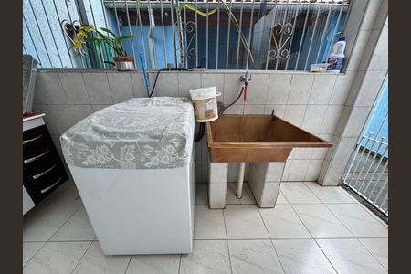 Casa à venda com 218m², 3 quartos e 2 vagas Casa à venda com 218m², 3 quartos e 2 vagasÁrea de Serviço