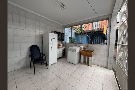 Casa à venda com 218m², 3 quartos e 2 vagas Casa à venda com 218m², 3 quartos e 2 vagasÁrea de Serviço