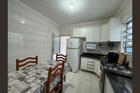Casa à venda com 218m², 3 quartos e 2 vagas Casa à venda com 218m², 3 quartos e 2 vagasCozinha