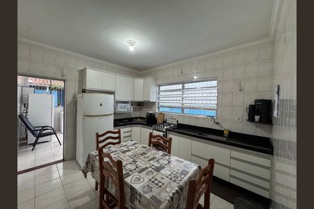 Casa à venda com 218m², 3 quartos e 2 vagas Casa à venda com 218m², 3 quartos e 2 vagasCozinha