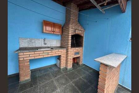 Casa à venda com 218m², 3 quartos e 2 vagas