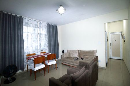 Apartamento à venda com 83m², 3 quartos e 1 vagaSala