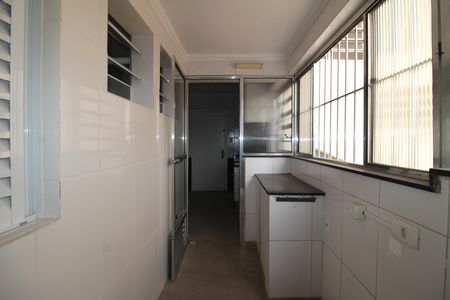 Apartamento para alugar com 75m², 3 quartos e 1 vagaÁrea de Serviço