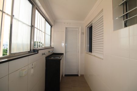 Apartamento para alugar com 75m², 3 quartos e 1 vagaÁrea de Serviço