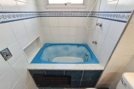 Apartamento à venda com 74m², 3 quartos e sem vaga Apartamento à venda com 74m², 3 quartos e sem vagaBanheiro Social