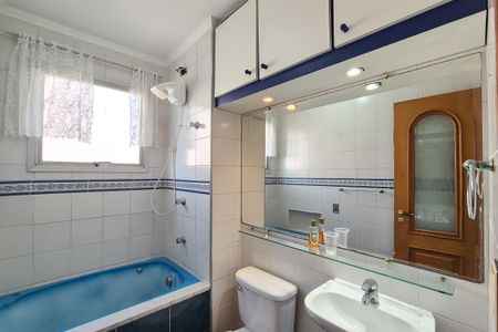 Apartamento à venda com 74m², 3 quartos e sem vaga Apartamento à venda com 74m², 3 quartos e sem vagaBanheiro Social