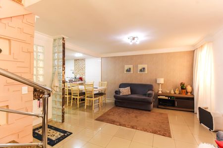 Casa de condomínio à venda com 148m², 3 quartos e 3 vagasSala