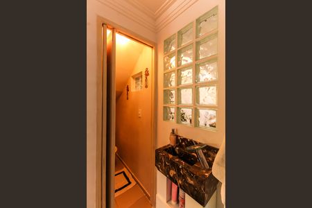 Casa de condomínio à venda com 148m², 3 quartos e 3 vagasLavabo