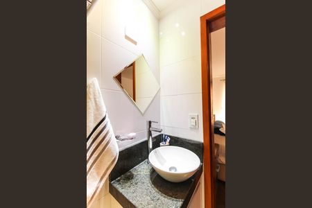 Casa de condomínio à venda com 148m², 3 quartos e 3 vagasBanheiro da Suíte 2