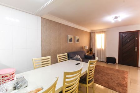 Casa de condomínio à venda com 148m², 3 quartos e 3 vagasSala