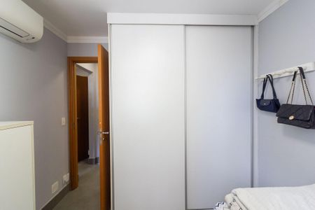 Apartamento à venda com 125m², 3 quartos e 2 vagasQuarto 2