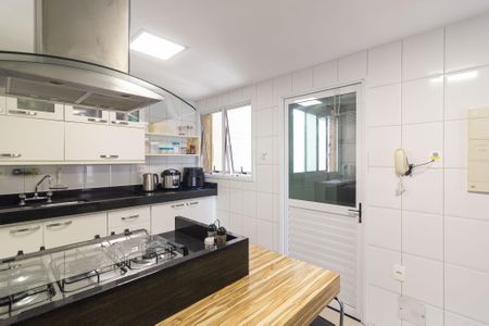 Apartamento à venda com 125m², 3 quartos e 2 vagasCozinha
