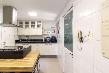 Apartamento à venda com 125m², 3 quartos e 2 vagasCozinha