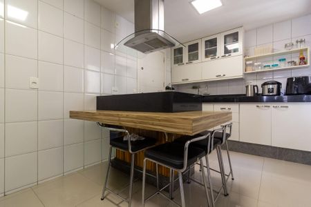 Apartamento à venda com 125m², 3 quartos e 2 vagasCozinha