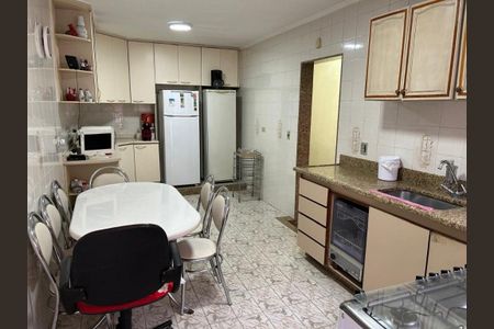 Casa à venda com 3 quartos, 147m² em Vila Monumento, São Paulo
