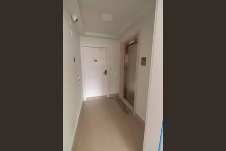 Apartamento para alugar com 115m², 3 quartos e 2 vagas Apartamento para alugar com 115m², 3 quartos e 2 vagasHall do andar