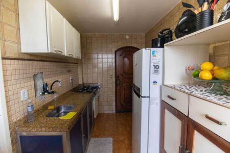 Apartamento à venda com 90m², 2 quartos e 1 vaga Apartamento à venda com 90m², 2 quartos e 1 vagaCozinha e Área de Serviço