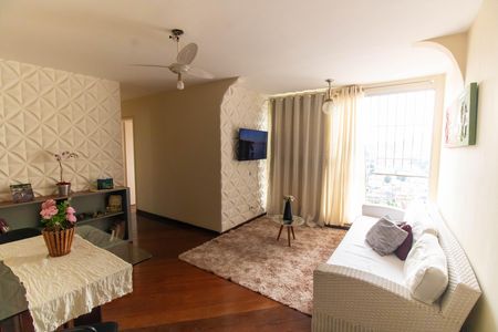 Apartamento à venda com 90m², 2 quartos e 1 vaga Apartamento à venda com 90m², 2 quartos e 1 vagaSala