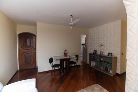 Apartamento à venda com 90m², 2 quartos e 1 vaga Apartamento à venda com 90m², 2 quartos e 1 vagaSala