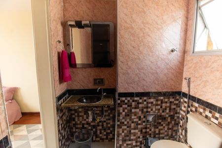 Apartamento à venda com 90m², 2 quartos e 1 vaga Apartamento à venda com 90m², 2 quartos e 1 vagaBanheiro da Suíte