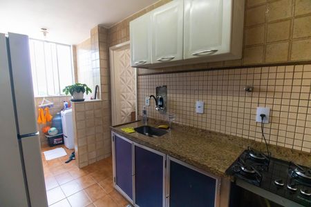 Apartamento à venda com 90m², 2 quartos e 1 vaga Apartamento à venda com 90m², 2 quartos e 1 vagaCozinha e Área de Serviço