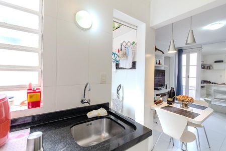 Apartamento à venda com 37m², 1 quarto e sem vaga Apartamento à venda com 37m², 1 quarto e sem vagaCozinha e Área de Serviço