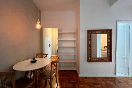 Sala  de apartamento para alugar com 2 quartos, 60m² em Leblon, Rio de Janeiro