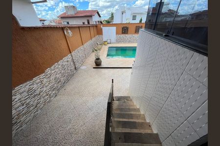 Casa para alugar com 300m², 4 quartos e 5 vagas