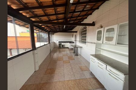 Casa para alugar com 300m², 4 quartos e 5 vagas
