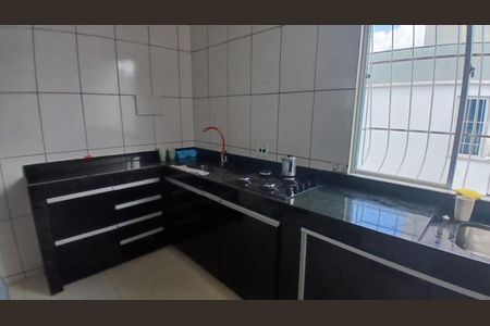 Cozinha de apartamento para alugar com 2 quartos, 47m² em Arvoredo II, Contagem